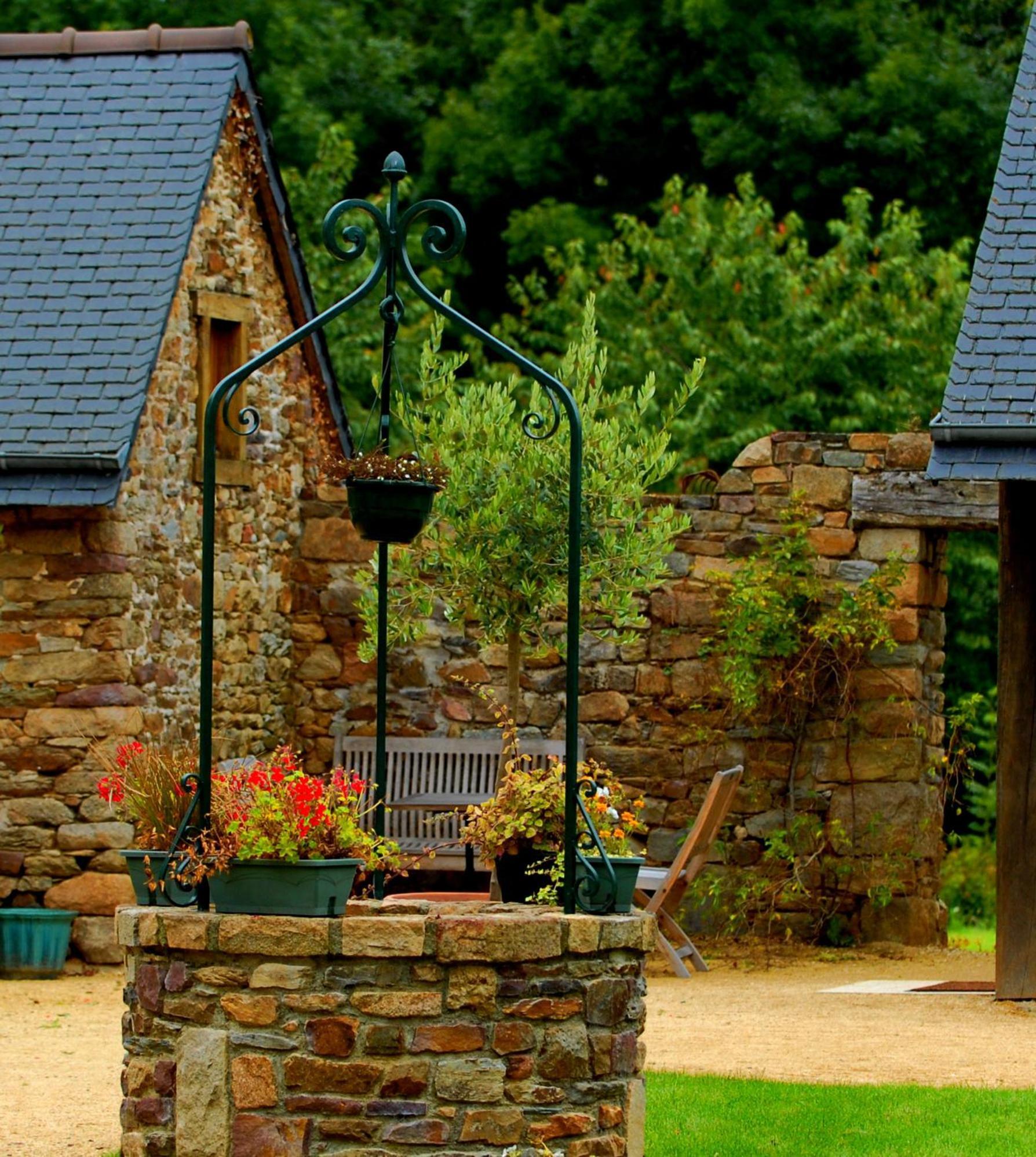 Domaine De Kermodest Hotel Quemper-Guezennec Exterior photo