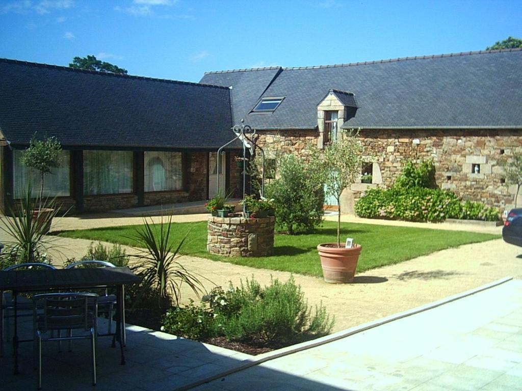 Domaine De Kermodest Hotel Quemper-Guezennec Exterior photo